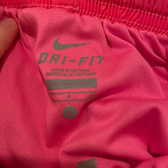 VINTAGE Nike dri-fit pink running shorts - Picture 4 of 4